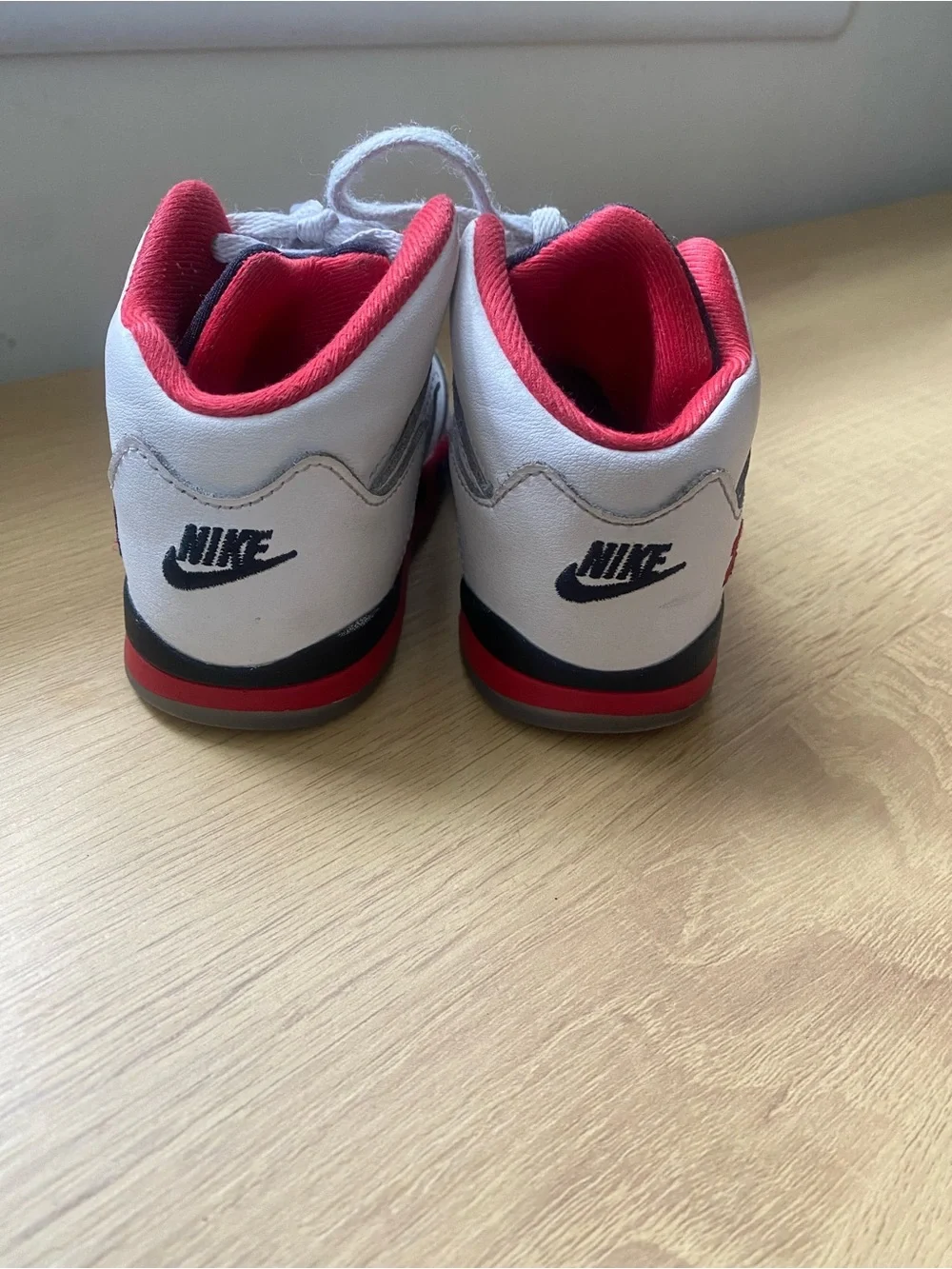 AIR JORDAN 5 RETRO FIRE RED LIFESTYLE SHOE 8c